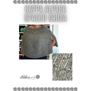 Pattern cappa alpaca grigia con spacco