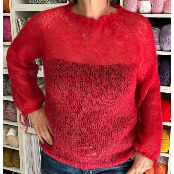 Maglia kid mohair con coulisse girocollo e fondo manica lavorata a mano